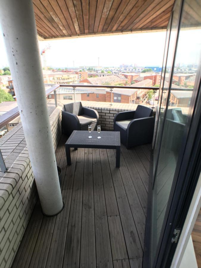 Luxury 2 Bed Penthouse Apartment Near Station Лондон Екстер'єр фото