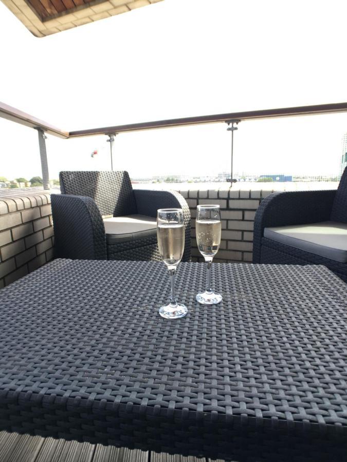 Luxury 2 Bed Penthouse Apartment Near Station Лондон Екстер'єр фото
