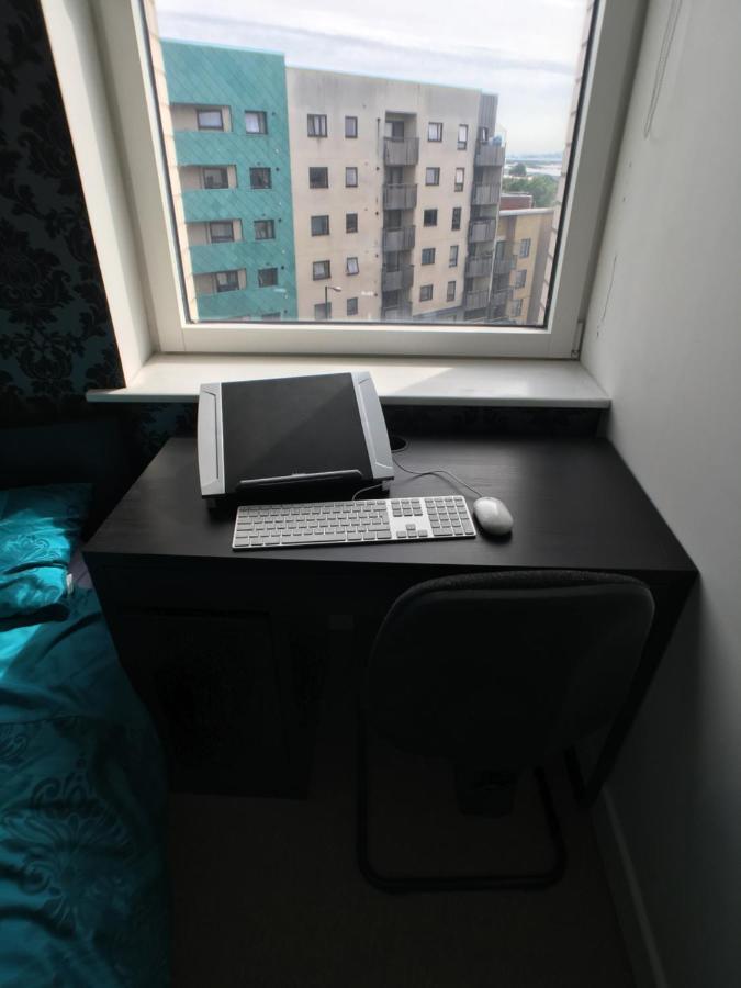 Luxury 2 Bed Penthouse Apartment Near Station Лондон Екстер'єр фото